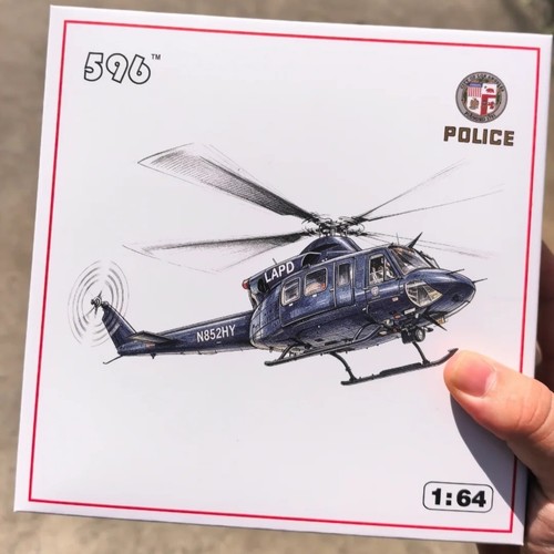 Elicottero polizia 596 modello